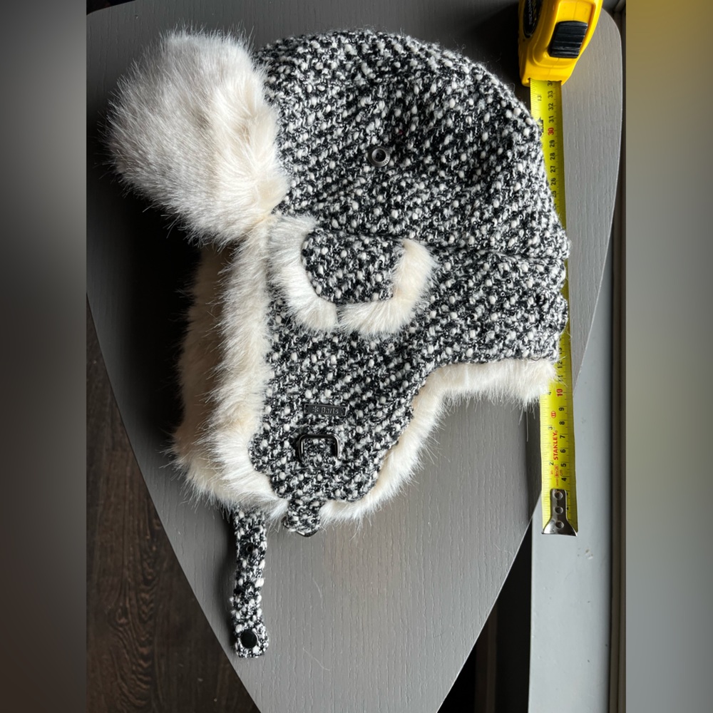 The warmest BART’s Black and White Women’s Winter Hat